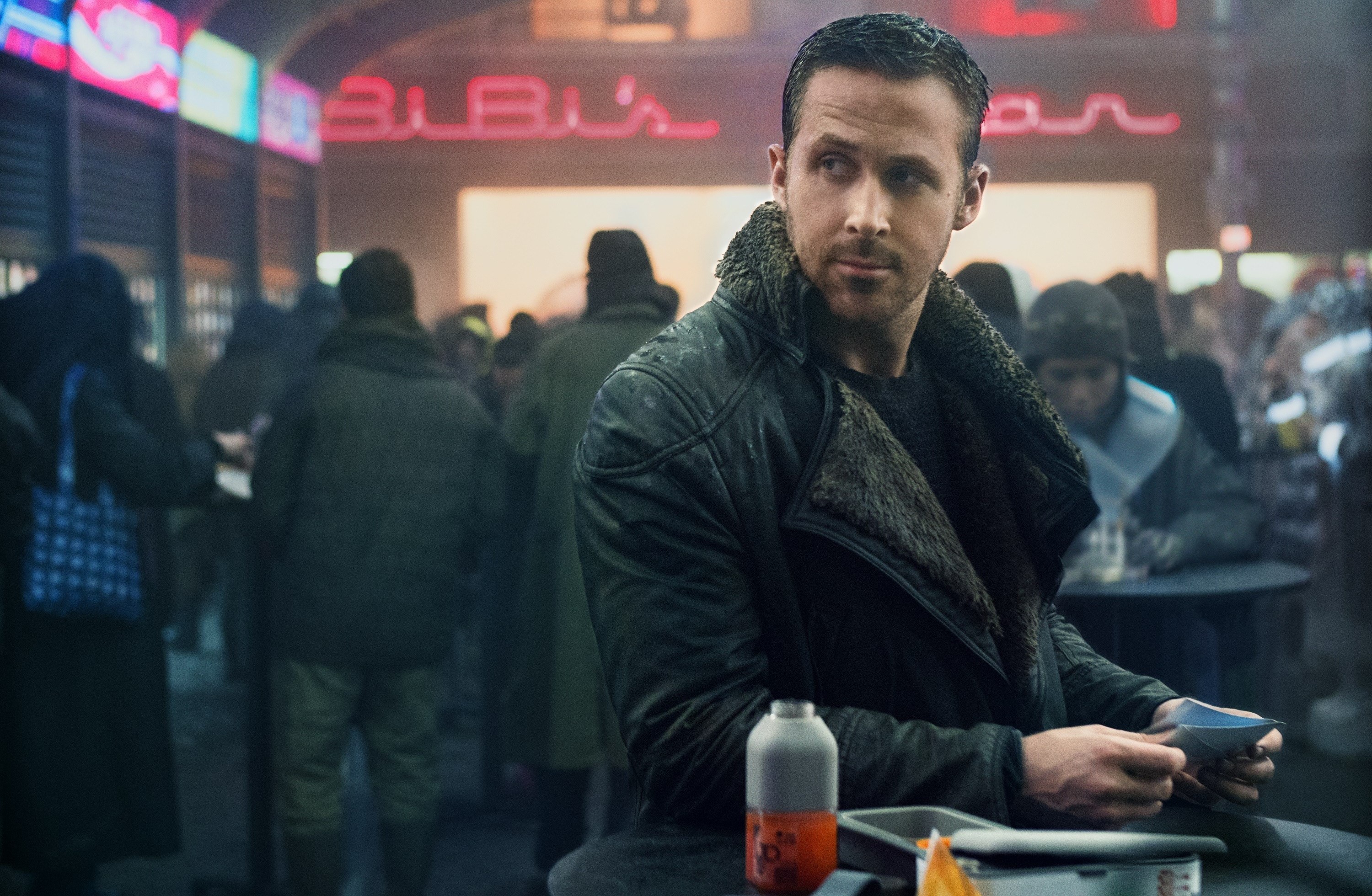 Рецензия к фильму "бегущий по лезвию 2049" от jurik